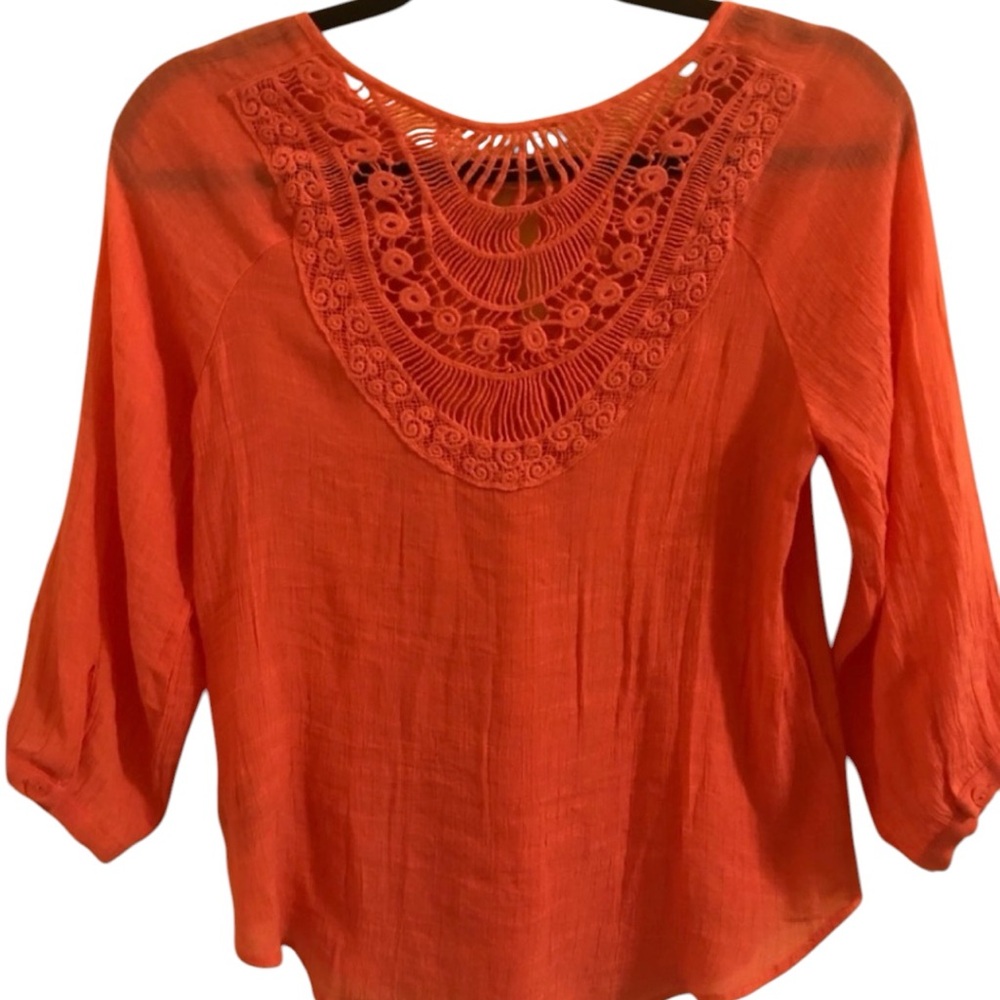 ❤️Boutique coral lightweight, nwot embroidered neckline / back-tie closure Top